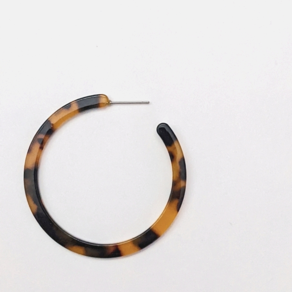 machete inspired acetate tortoiseshell classic hoop earrings - Picture 6 of 8